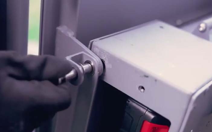 Battery Ladder Hoist 10m with Solar Panel Carrier