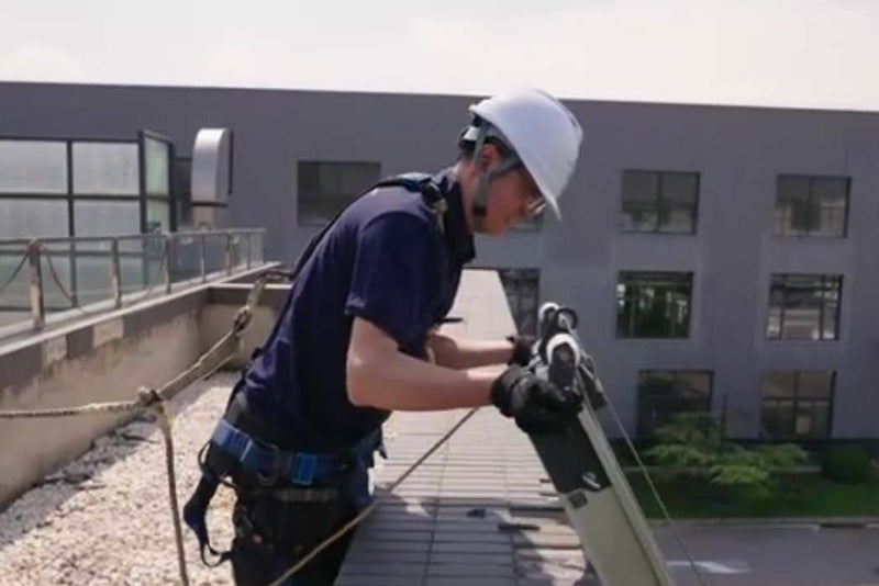 Battery Ladder Hoist 10m with Solar Panel Carrier