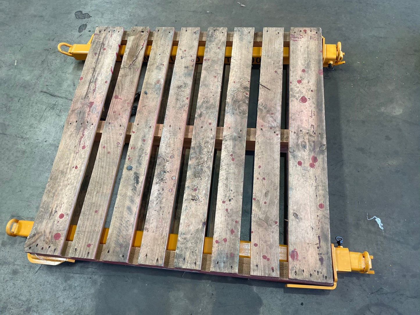 Pallet Lifting Bars with 2-Tonne Capacity | Conveying & Hoisting Solutions